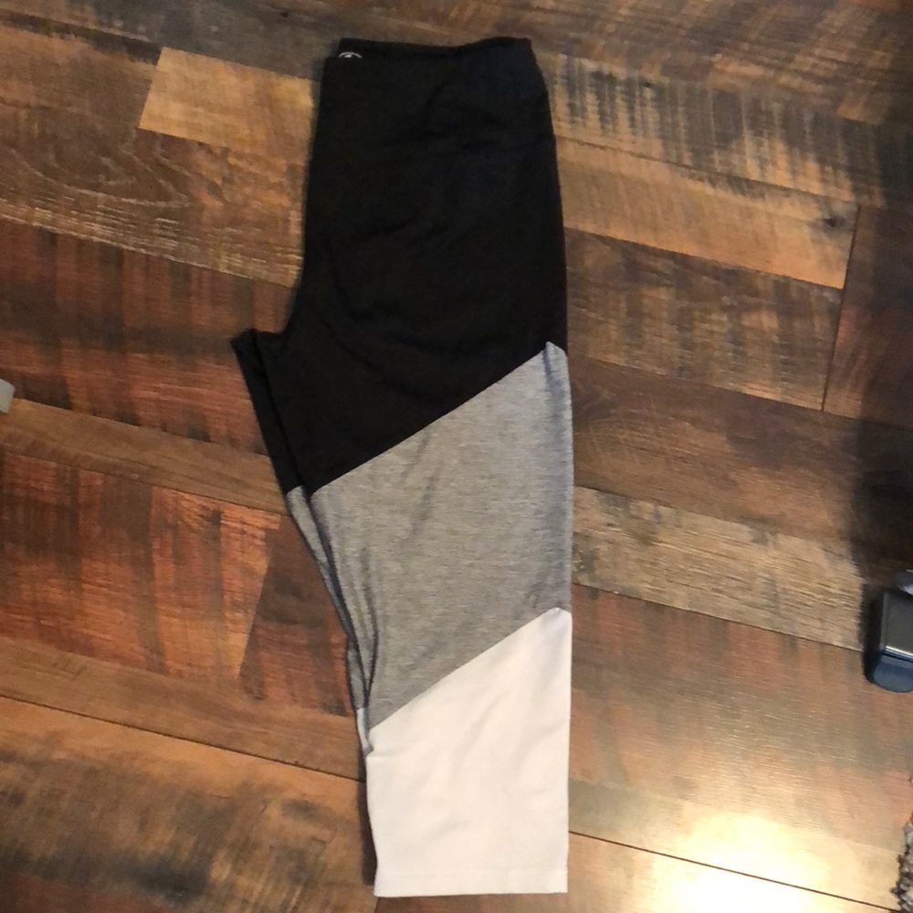 Athletic leggings